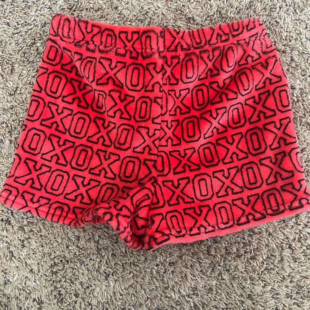 “xoxo” fleece shorts